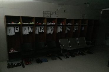 ¡TERRIBLE! La deplorable condición de los camerinos en estadio donde jugaron Deportivo Anzoátegui y Caracas FC (Ni luz, ni agua)