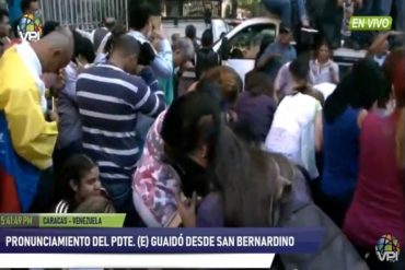 ¡PURO MIEDO! Lanzaron lacrimógenas en San Bernardino para tratar de impedir acto de Guaidó (+Videos)