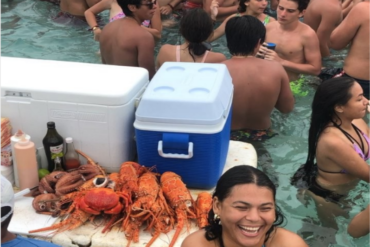 ¡VÉALO! Mientras unos sufren por crisis, otros disfrutaron Semana Santa «relajados» y por todo lo alto (+Video indignante)