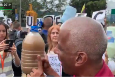 ¡VEA! Habitante de Petare muestra cómo le llega el agua a su casa: «Ya basta de tanto show del gobierno» (+Video)