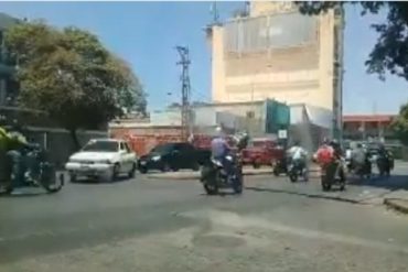 ¡MOSCA CON ESTO! Colectivos se desplazan por Maracay intimidando a los ciudadanos este #6Abr (+Video)