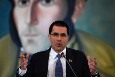 ¡VAYA, VAYA! La pataleta de Arreaza por la deportación de un grupo de venezolanos acusados de desestabilizar a Colombia (+Comunicado)