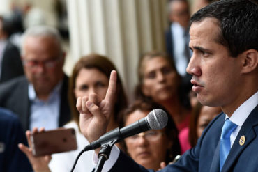 ¡ATENTOS! Guaidó denuncia que el Sebin persigue a su entorno: «Es evidente que el régimen tiene pánico»