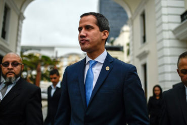 ¡LE CONTAMOS! Guaidó explica por qué se viste de traje y corbata y no utiliza vestimenta “deportiva” como otros políticos