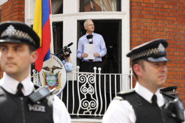 ¡POLÉMICO! “Heces en las paredes”: Lo que hacía Julian Assange dentro de la embajada de Ecuador que incomodó al país anfitrión