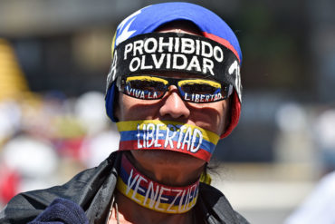 ¡SOLIDARIOS! Torre de la Libertad lucirá la bandera venezolana en honor a prensa censurada