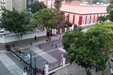 ¡IMPORTANTE SABER! Militares cierran accesos hacia el Palacio de Miraflores este #30Abr (+Fotos)