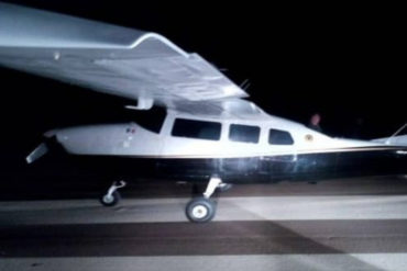 ¡ENTÉRESE! Dos detenidos tras aterrizaje sin permiso de avioneta mexicana en aeropuerto de Coro