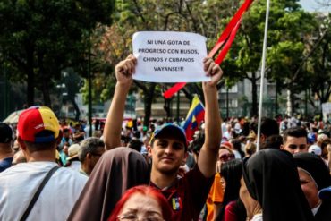 ¡CON TODO! En su propio idioma: Los venezolanos mandaron a los rusos y a los iraníes “pa’ su casa” (+Fotos)