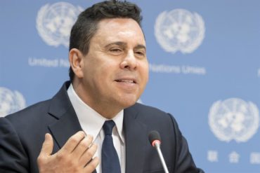 “La idea era imponer a Juan Guaidó como presidente”: Moncada se leyó la novela de Mark Esper y comentó que Trump planeó atacar una refinería en Anzoátegui en 2020