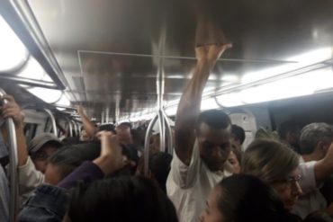 ¡DE LOCURA! Usuarios del Metro de Caracas estuvieron encerrados en los vagones por “la presencia de unas personas» en los túneles (+Video)