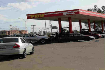 ¡EL COLMO! En Guayana revenden la gasolina a 1.000 bolívares en efectivo por litro