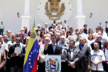 ¡FIRME! Guaidó reitera que AN sesionará este #15May: El Parlamento resiste y avanza (+Video de su llegada)