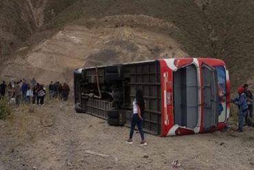 ¡SEPA! Venezolanos entre afectados por accidente de autobús que dejó 9 fallecidos en Ecuador (Chofer se dio a la fuga)