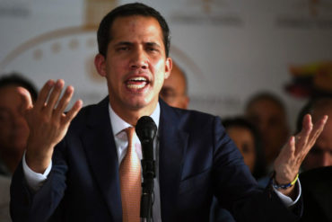 ¡DURO! Guaidó repudia amenazas a diputados y advierte que no se detendrán: “Seguimos en las calles”