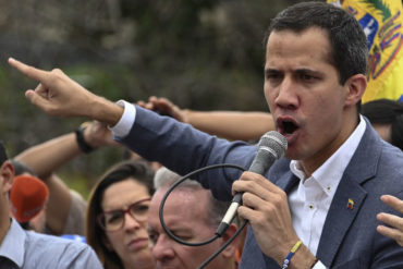 ¡ENTÉRESE! Guaidó se acerca al ejército de EEUU tras el debilitamiento de las movilizaciones de calle