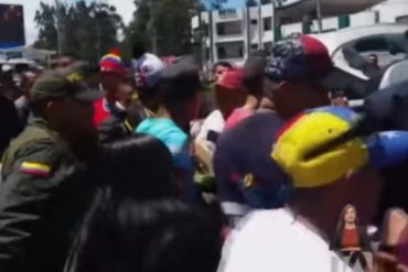 ¡MAL EJEMPLO! Un grupo de venezolanos robó un vehículo en la frontera entre Colombia y Ecuador (+Video)