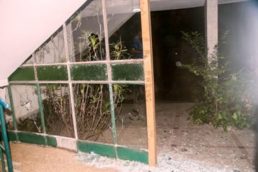 ¡SE LO CONTAMOS! Colectivos causaron destrozos en un edificio de San Bernardino este #30Abr (+Fotos)