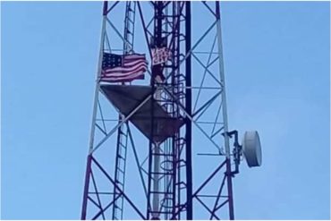 ¡VÉALO! Jubilado de Pdvsa se sube a una torre de Cantv presuntamente en rechazo a EEUU y Guaidó (+Video)