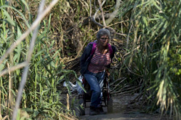 ¡LE CONTAMOS! Algunos venezolanos no confían en la reapertura de la frontera y prefieren seguir pasando por trochas (+Video)