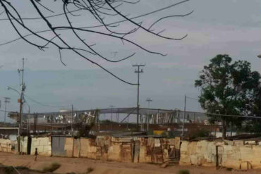 ¡HAMPA DESATADA! Desvalijaron antiguas instalaciones de Makro y Pepsi en Maracaibo