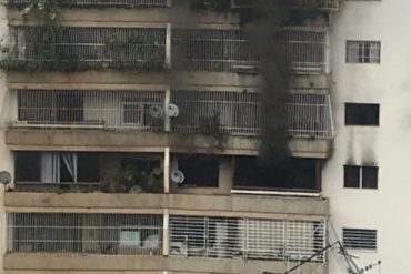 ¡LO ÚLTIMO! Reportan incendio en un edificio de La Urbina este #10Jun (+Video)