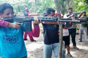 ¡ALARMANTE! Grave denuncia: Guerrilleros chavistas entrenan a civiles en el manejo de armas en la frontera con Colombia