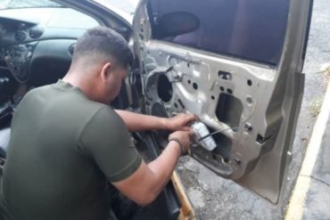 ¡CON LAS MANOS EN LA MASA! Lo encontraron con 24 kilos de cocaína ocultos en la puerta del carro en Zulia (+Fotos)