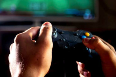 ¡TERRIBLE! Un adolescente mata a su amigo tras discutir por el control de un videojuego: Será juzgado como adulto