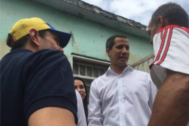 ¡LE CONTAMOS! Juan Guaidó realiza una visita “casa por casa” en los Valles del Tuy este #8Jun: Henrique Capriles lo acompaña (+Videos)