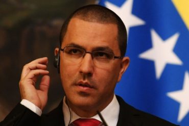 ¡LLORANTINA! Arreaza rechaza la medida de EEUU contra el régimen y asegura que es un “bloqueo” contra los venezolanos