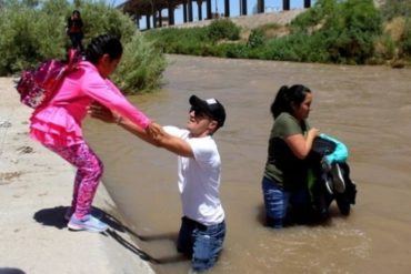 ¡TERRIBLE TRAGEDIA! Padre e hija migrantes murieron abrazados al intentar cruzar el río Bravo (+Imagen fuerte)