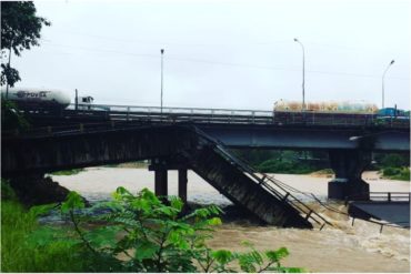 ¡ENTÉRESE! Colapsó el puente Chururú en Táchira tras fuertes lluvias (+Fotos)