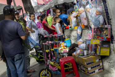 ¡ENTÉRESE! Cómo resuelven los padres para celebrar el Día del Niño: Regalos o paseos, no pueden con ambos