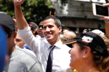 ¡VEA! Guaidó encabezó marcha hacia la sede del DGCIM en Caracas (+Videos)