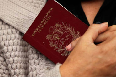 ¡EXORBITANTE! El exagerado monto que cobran gestores por tramitar cédulas, pasaportes y visas “en 72 horas” (+Lista de precios en dólares)