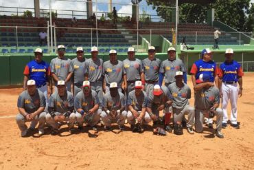 ¡QUE SE SEPA! Policía de Lima desalojó a la selección de softbol de Venezuela que practicaba en un parque improvisado (+Video)