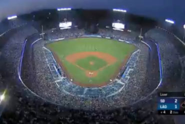 ¡NERVIOS DE ACERO! Así se vivió el sismo de magnitud 7,1 en el estadio de los Dodgers de Los Ángeles (el juego siguió como si nada) (+Videos)