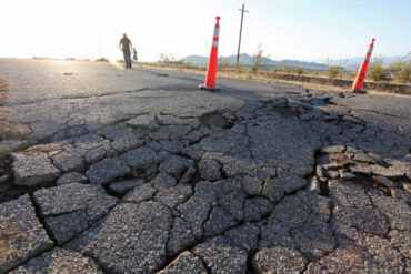 ¡PREOCUPANTE! Sismo de magnitud 7,1 volvió a sacudir el sur de California (ya son más de 100 en los últimos 10 días) +(Videos)