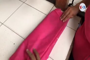 ¡CALAMIDAD! Venezolanas con pocos recursos improvisan toallas sanitarias con trapos de tela, bolsas plásticas y algodón (+Video)