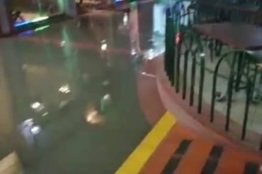 ¡GUAO! Fuertes lluvias inundaron por completo el C.C La Cascada en Maturín (+Video)