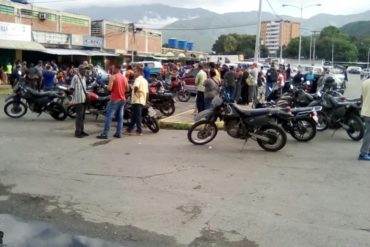 ¡HACEN DE LAS SUYAS! Grupo armado robó bultos de comida del Mercado Libre de Maracay