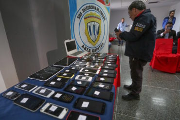 ¡ATENCIÓN! Desmantelan banda que robaba teléfonos en el Metro de Caracas (les cambiaban los seriales para comercializarlos)