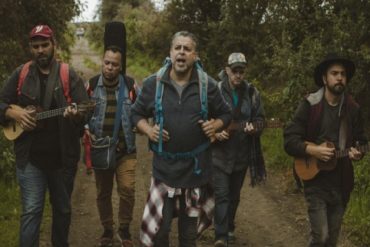 ¡PARA LLORAR! “Añoranza”: la conmovedora canción de Luis Enrique y C4 Trío en honor a los migrantes venezolanos (+Video)