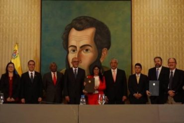 ¡PURO SHOW! Maduro celebró acuerdo con «mini oposición»: Todas las puertas del diálogo seguirán abiertas