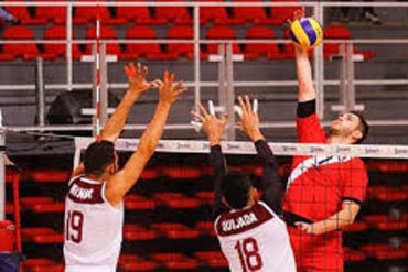 ¡HERMOSO! La conmovedora barra de venezolanos que apoya al equipo nacional en el Sudamericano de Voleibol 2019 en Chile (+Video)