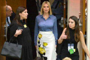 ¡DIABLOS, SEÑORITA! El «detallito» que mostró Ivanka Trump con su ajustada camisa en la Asamblea General de la ONU (+Imágenes)