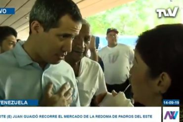 ¡VEAN! La respuesta de Guaidó a esta ciudadana que le pidió acciones durante recorrido por el mercado La Redoma en Prados del Este (+Video)