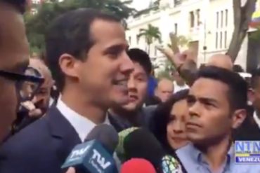 ¡VÉALO AQUÍ! Carvajalino intentó sabotear a Guaidó mientras declaraba a la prensa y así le respondió (+Video)