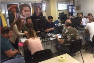 ¡SE LO CONTAMOS! ALnavío: Régimen de Maduro realizaría entrega masiva de pasaportes en España